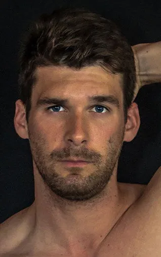Dustin Holloway