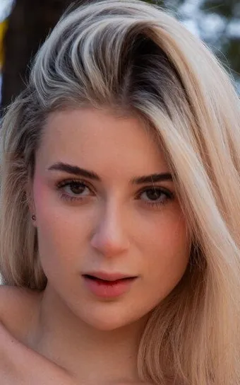 Angelique Rose