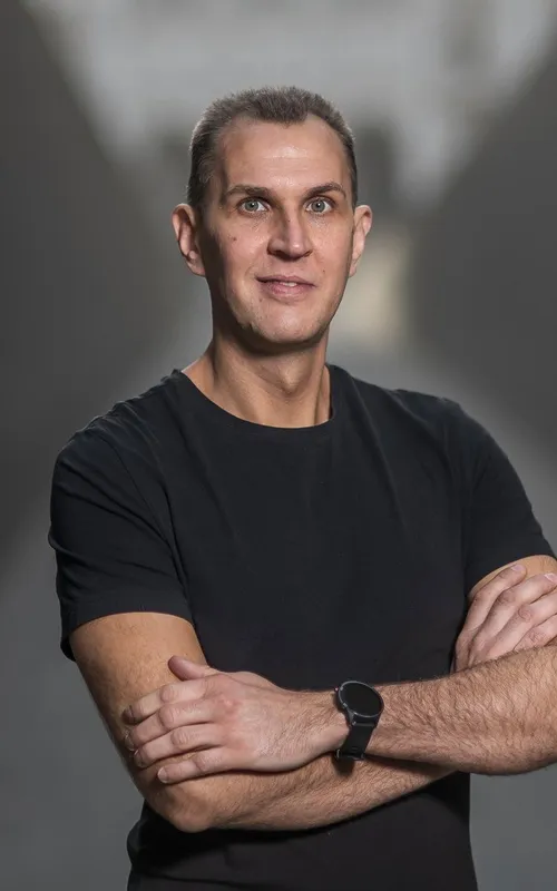 Szabolcs Dull