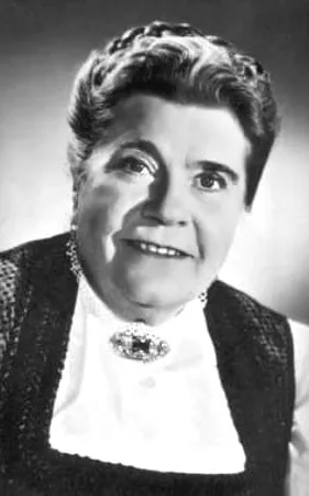 Annie Rosar