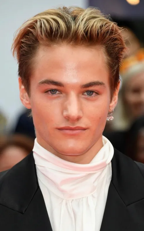 Mitchell Hoog