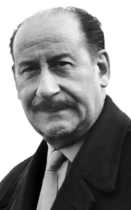 Pierre Dux