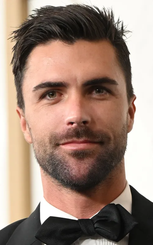Tyler Stanaland
