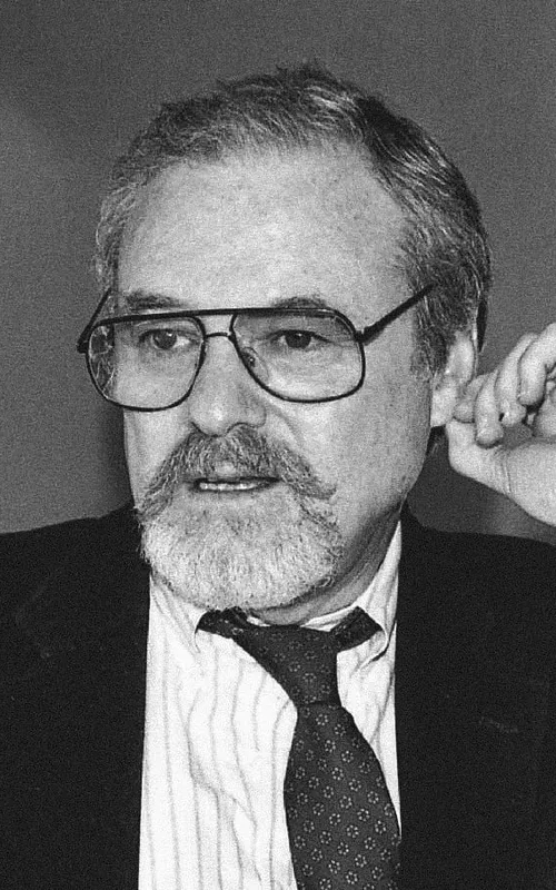 Alan J. Pakula