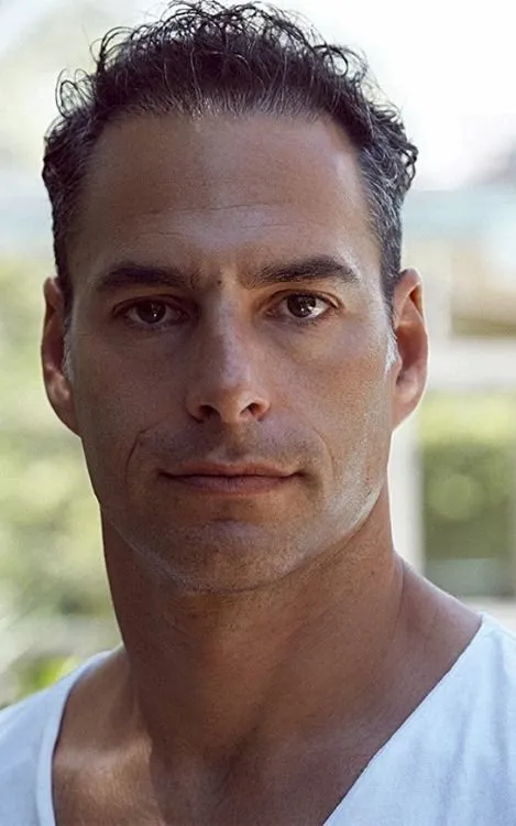 Lucas Akoskin