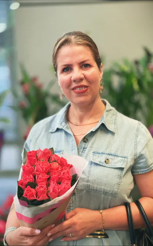 Narges Okhovat