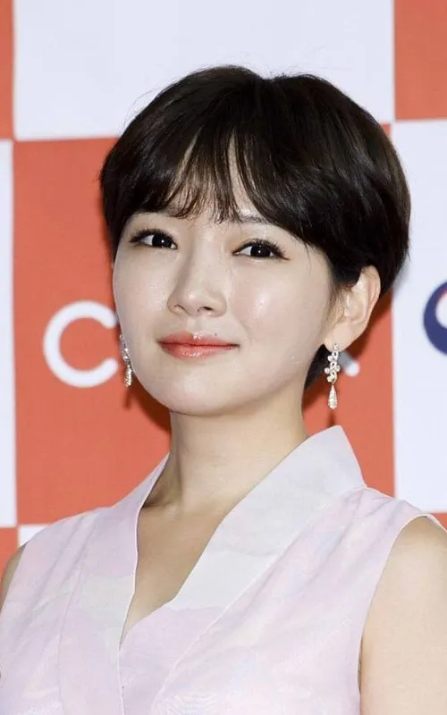 Yoon Song-ah