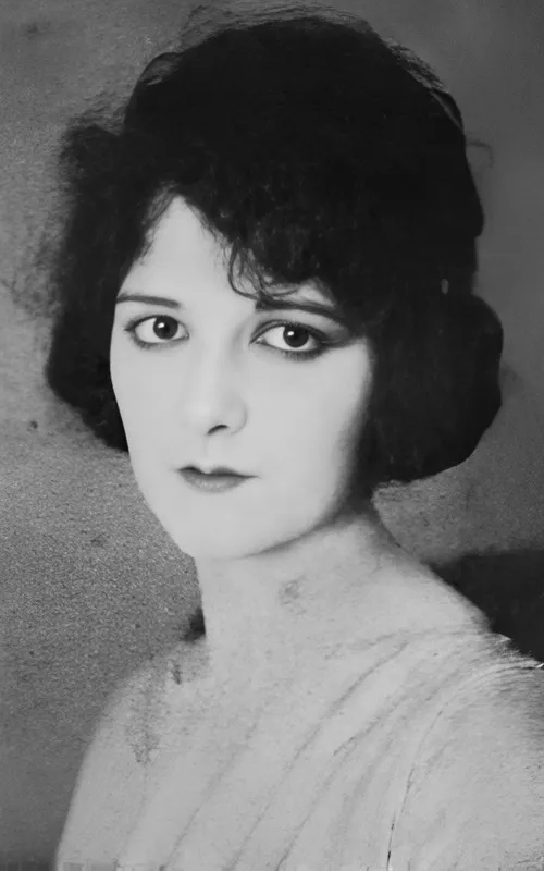 Vivian Rich