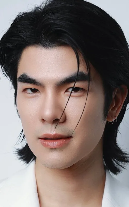 Phakphum Romsaithong