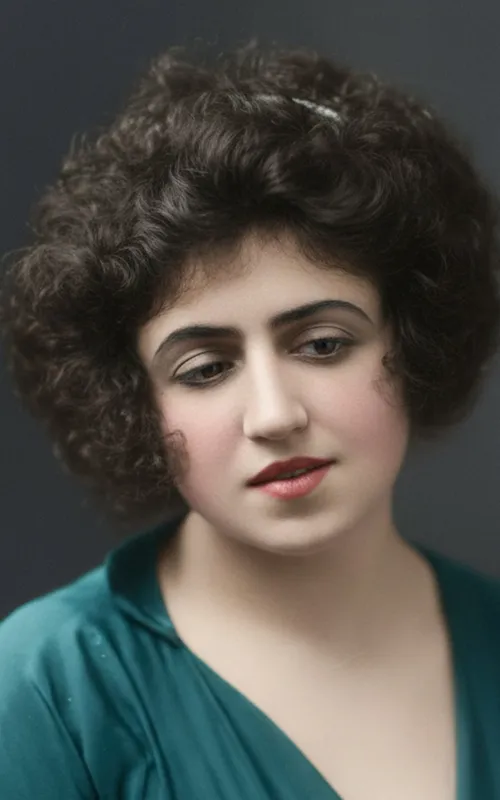 Eliza Binemeciyan