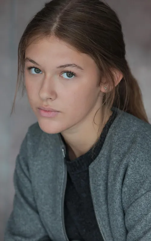 Elle Strange