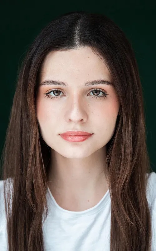 Mia Fernandes