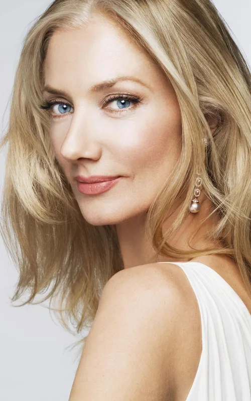 Joely Richardson
