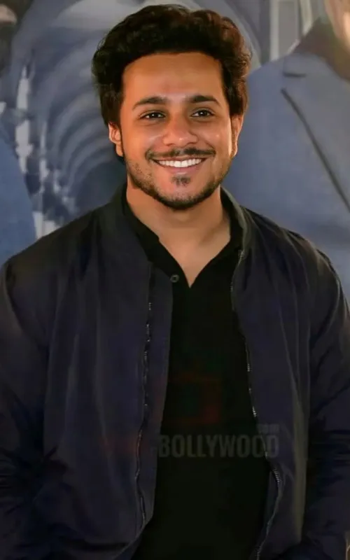 Aamil Keyan Khan
