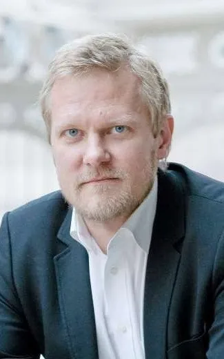 Kasper Holten