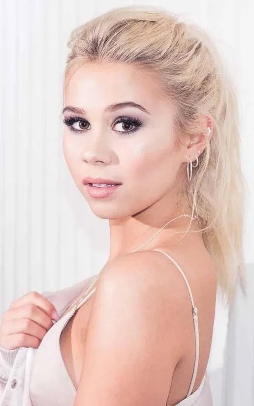 Lisa Ajax
