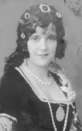 Gina Cavalieri