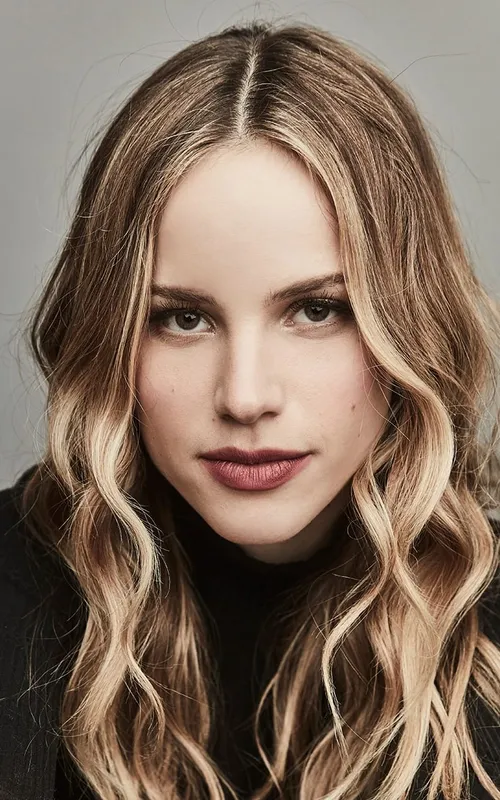 Halston Sage