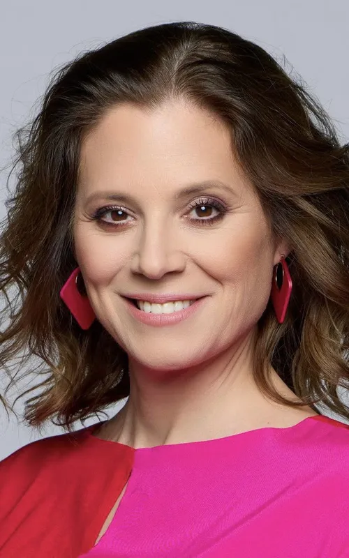 Dóra Szinetár