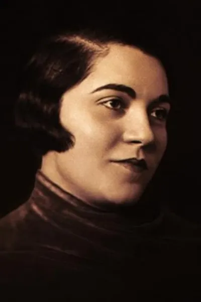 Ella Gombaszögi