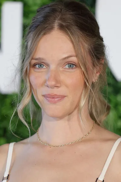 Tracy Spiridakos