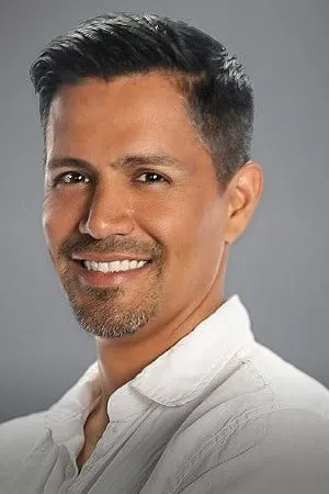 Jay Hernandez