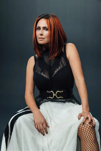 Sharon den Adel