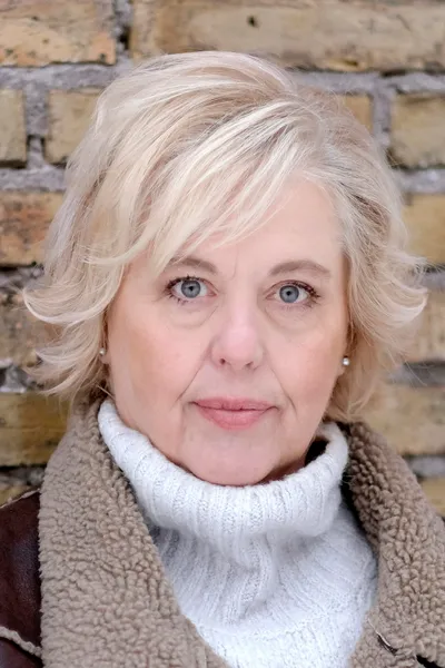 Suzanne Axell