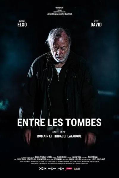 Entre les tombes