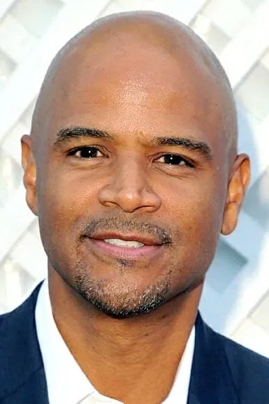 Dondré Whitfield