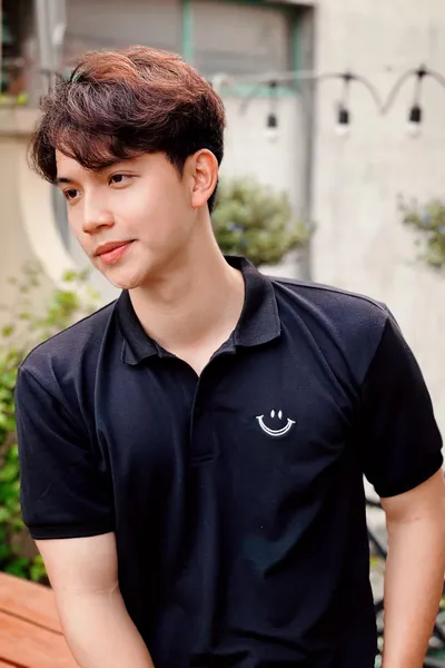 Việt Hoàng