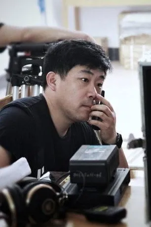 李伟