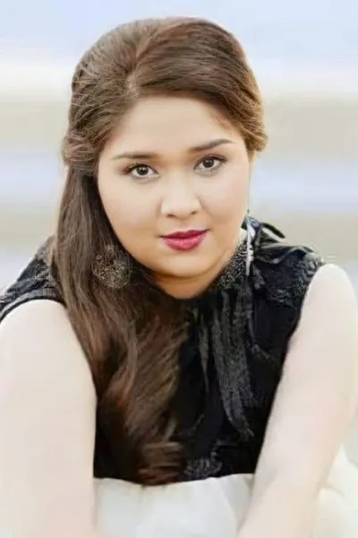 Anna Larrucea