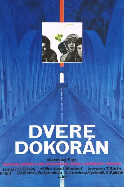 Dvere dokorán