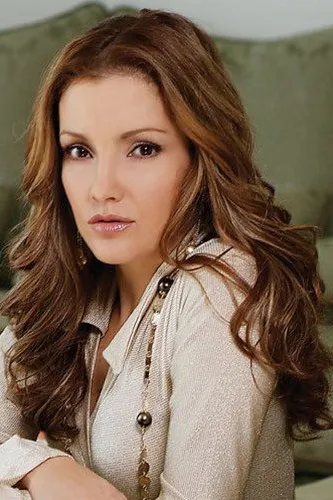 Karla Álvarez