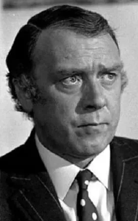 Freddie Jones