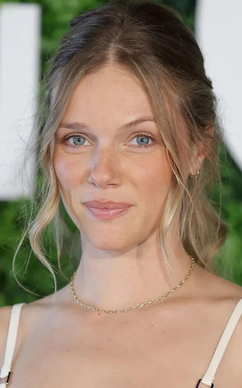 Tracy Spiridakos