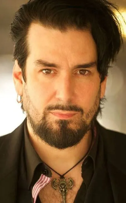 Aurelio Voltaire