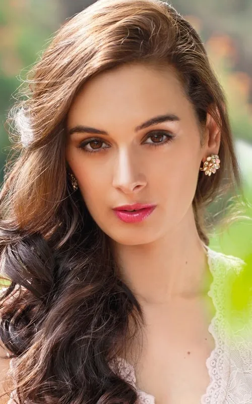 Evelyn Sharma