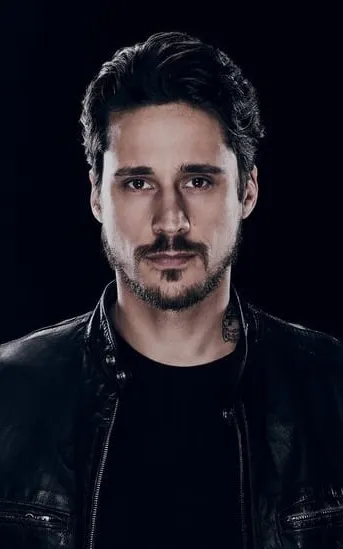 Peter Gadiot