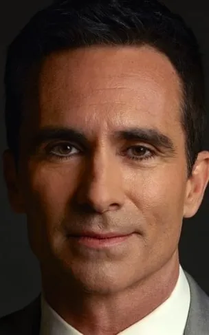 Nestor Carbonell