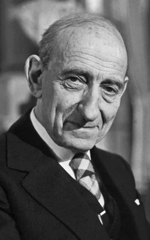 Raymond Aron