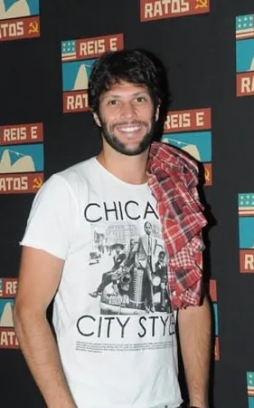 Gustavo Leão