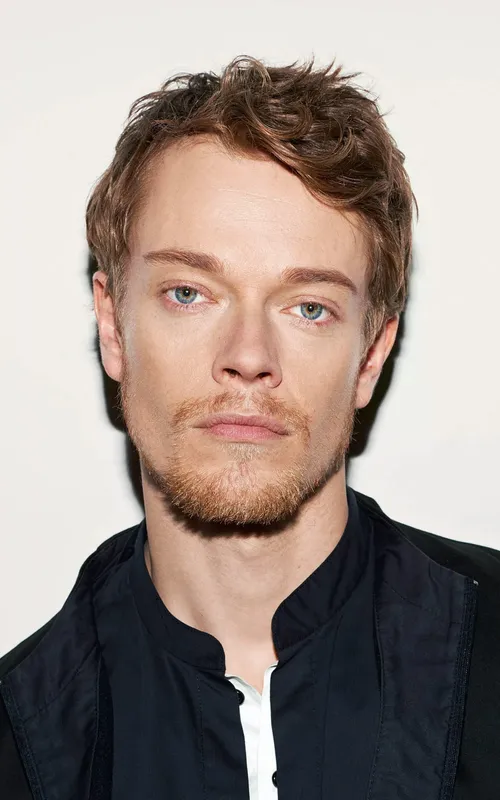 Alfie Allen