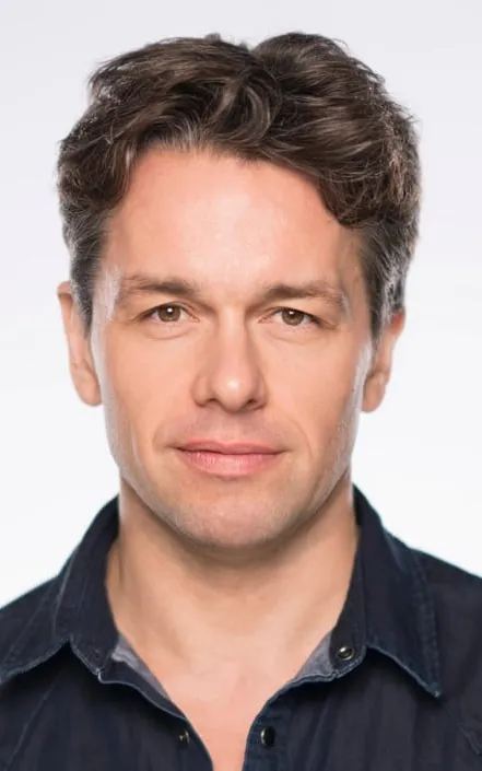 Julian Ovenden