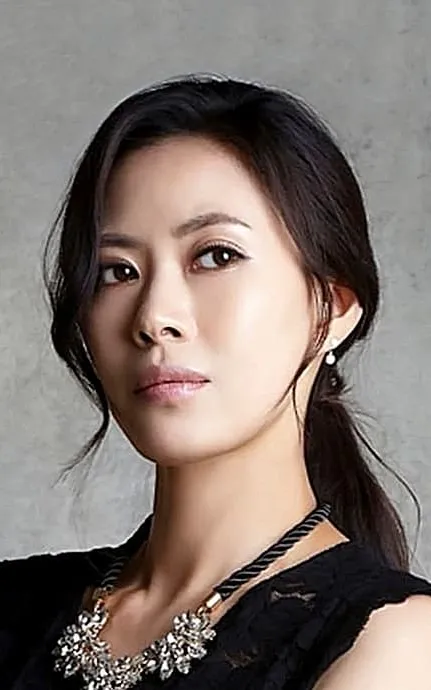 Yoo Chae-young