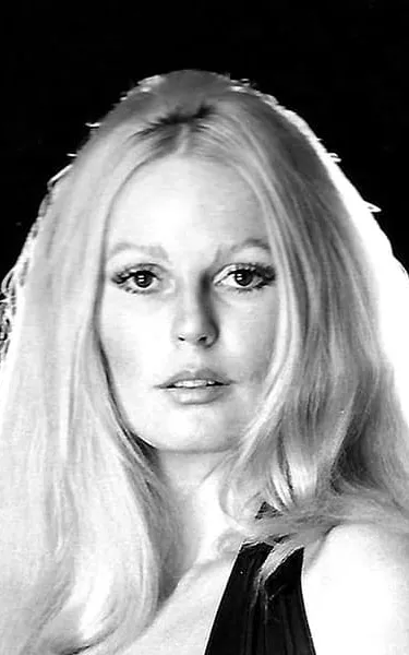 Veronica Carlson