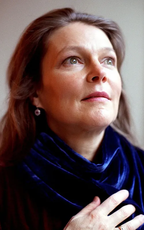 Lorraine Hunt