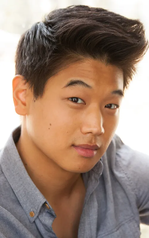 Ki Hong Lee