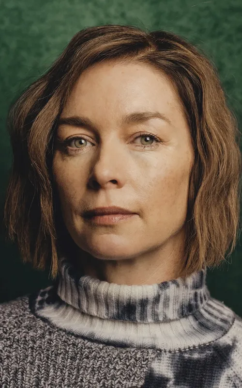 Julianne Nicholson